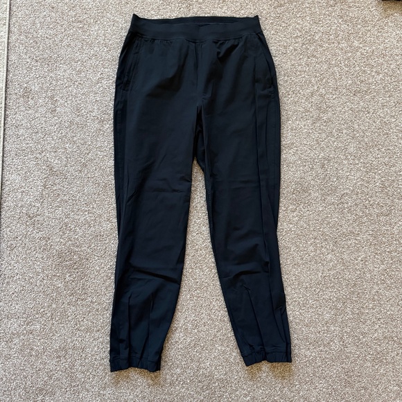 Women’s Lululemon Joggers - Like New - Picture 1 of 3